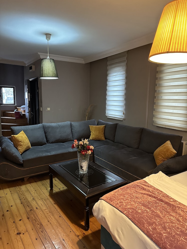 Green Bird Süit - Image 28