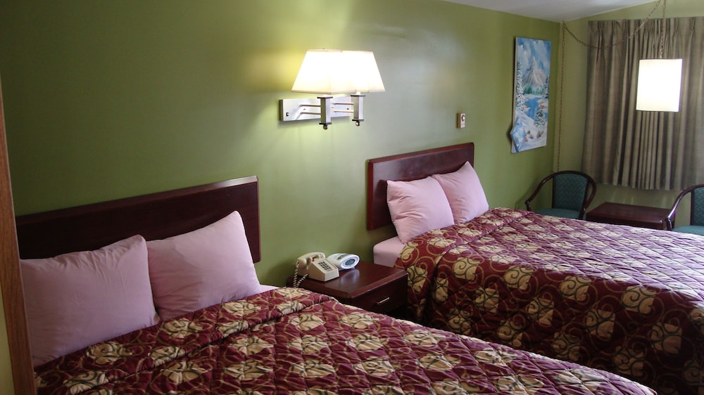 Pinconning Trail Inn Motel