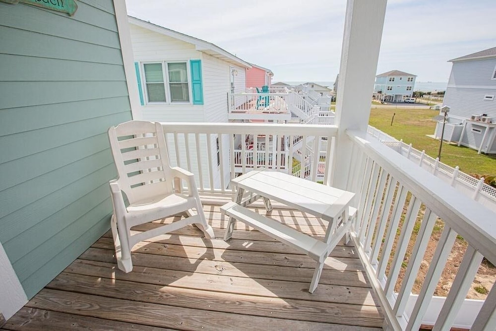 Life's A Beach 4 Bedroom Home by RedAwning