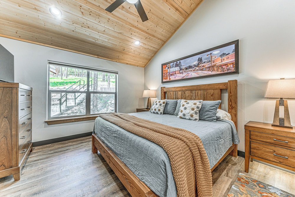 Walkable Location & Scenic Views: Ruidoso Cabin!