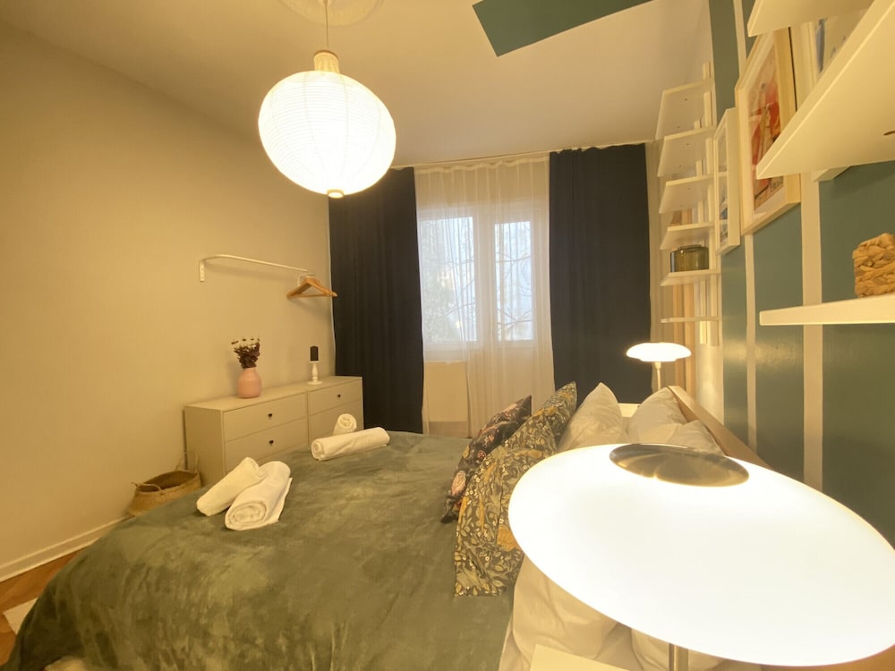 Charming Flat Near Osmanbey Metro Station