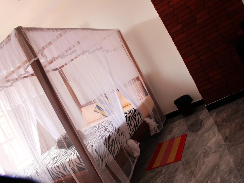 Lizzie Villa Guest House