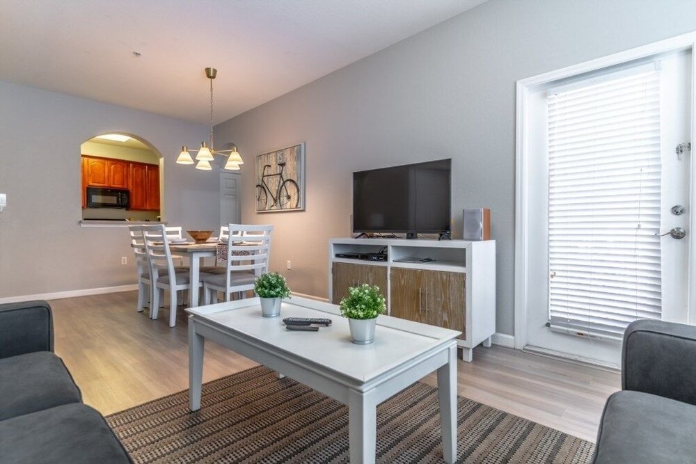 Tvpm-4862#104ca/vc 3 Bedroom Apts by RedAwning