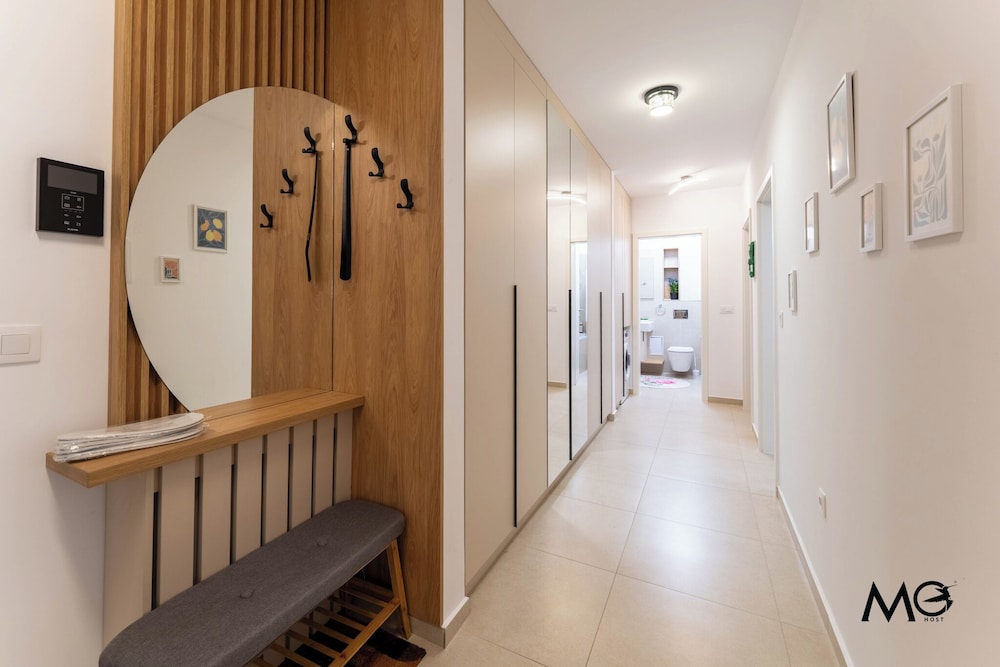 MoHost Sabina - Luxury with Balcony