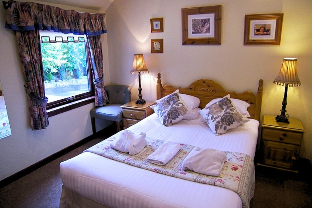 Hotel Rosemount Hotel - Image 1