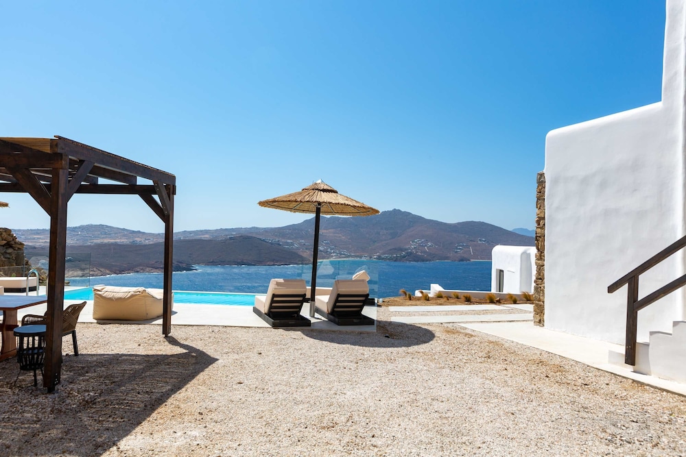 Apellon Mykonos Luxury Seaview Retreat