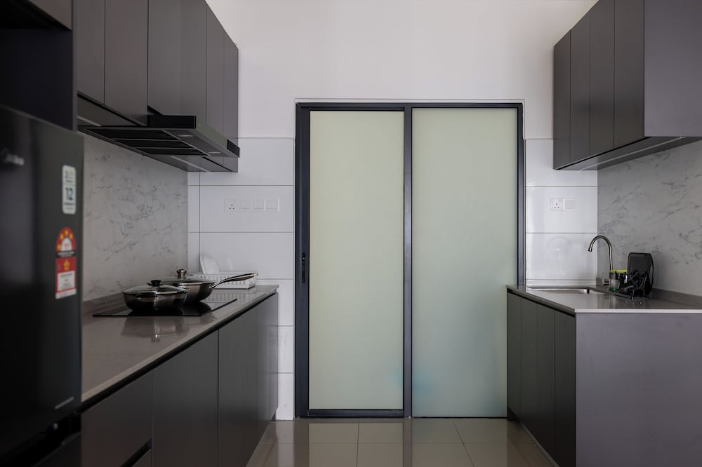 Sunshine Residence Suites