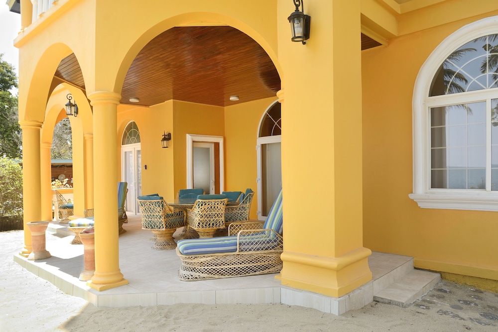 Blue Parrot Beach House