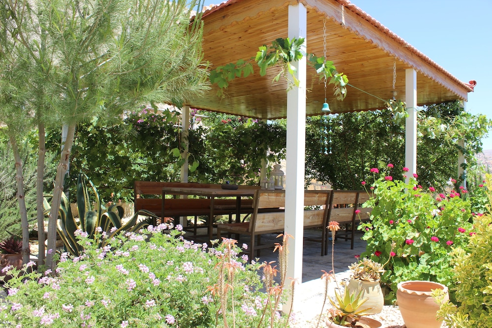 Petra Bed & Breakfast