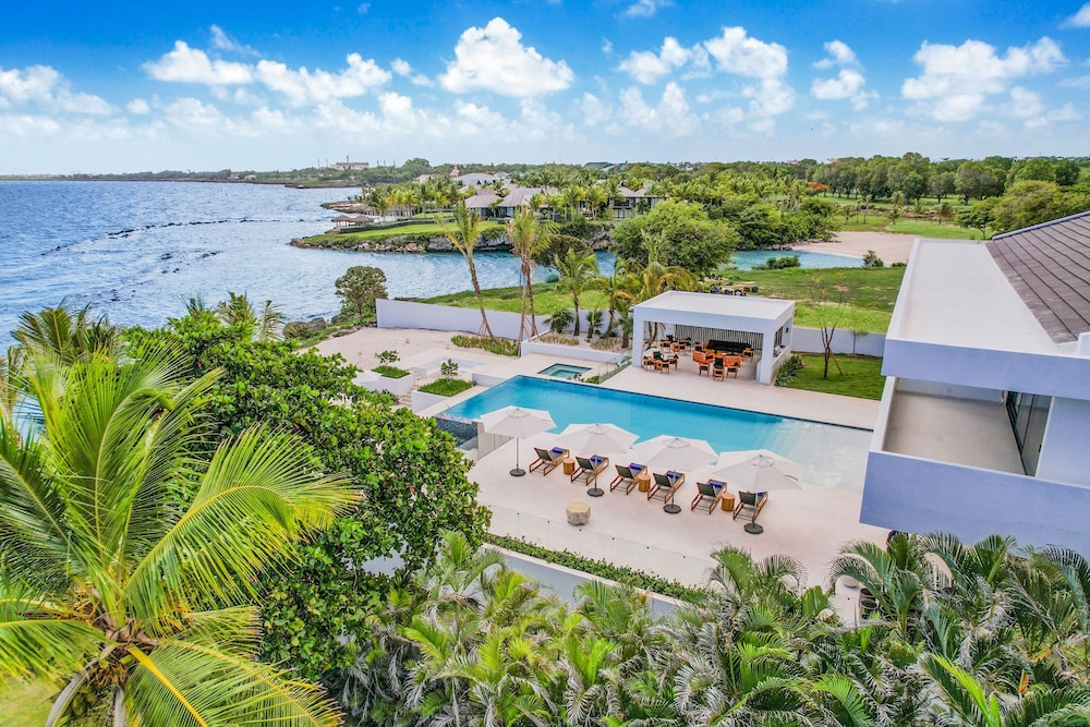 Luxurious 12-bedroom Oceanfront Villa With Private Chef Butler Private Beach in Casa de Campo Resort view 2