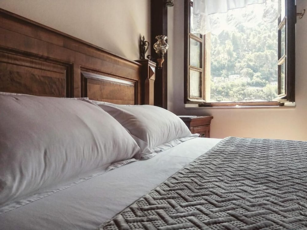 Timos Guest House
