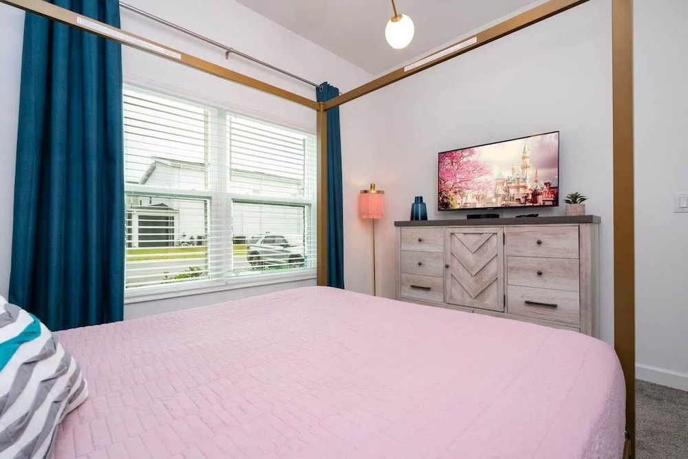 Gorgeous 4 Bd w/ Pool at Storey Lake Resort 4277 - Image 2