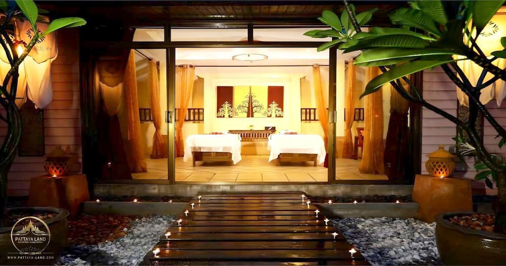 NEBULAND Luxury Pool Villa Pattaya Walking Street
