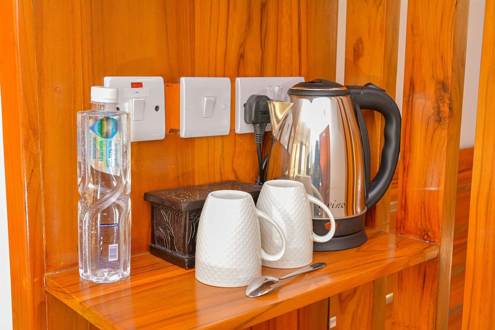Best Western Jangwani Sea Breeze Hotel