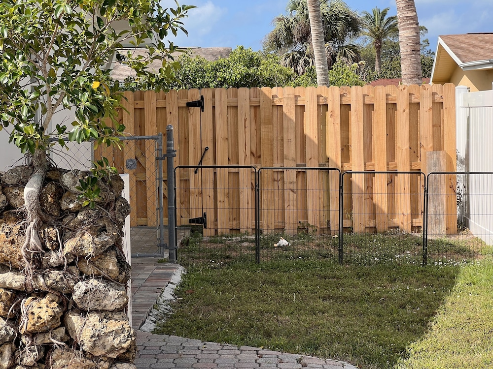 Luxury Pool Dog Friendly Central To Naples And Marco Island By Sky Run Naples 3 Bedroom Home