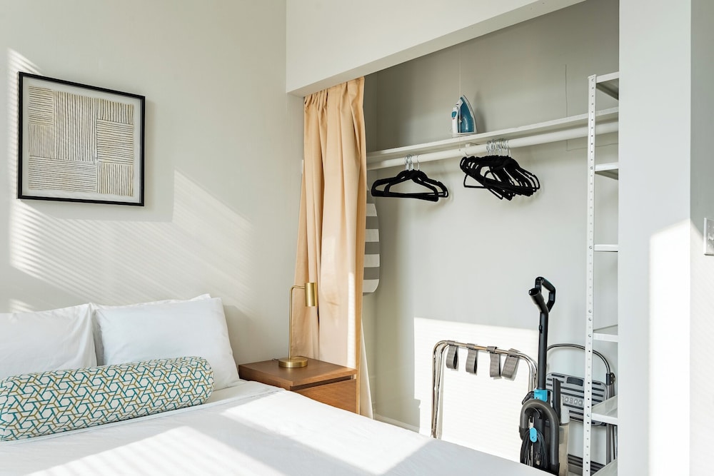 1BR Apt in Lincoln Park - Lincoln 3E