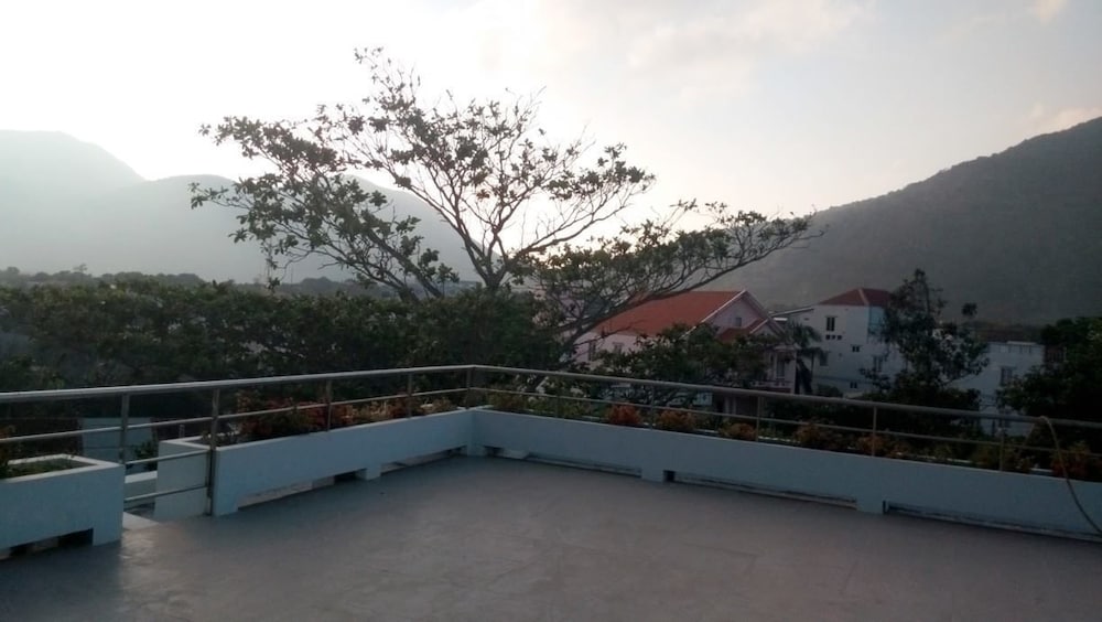 Nha Khach Con Dao
