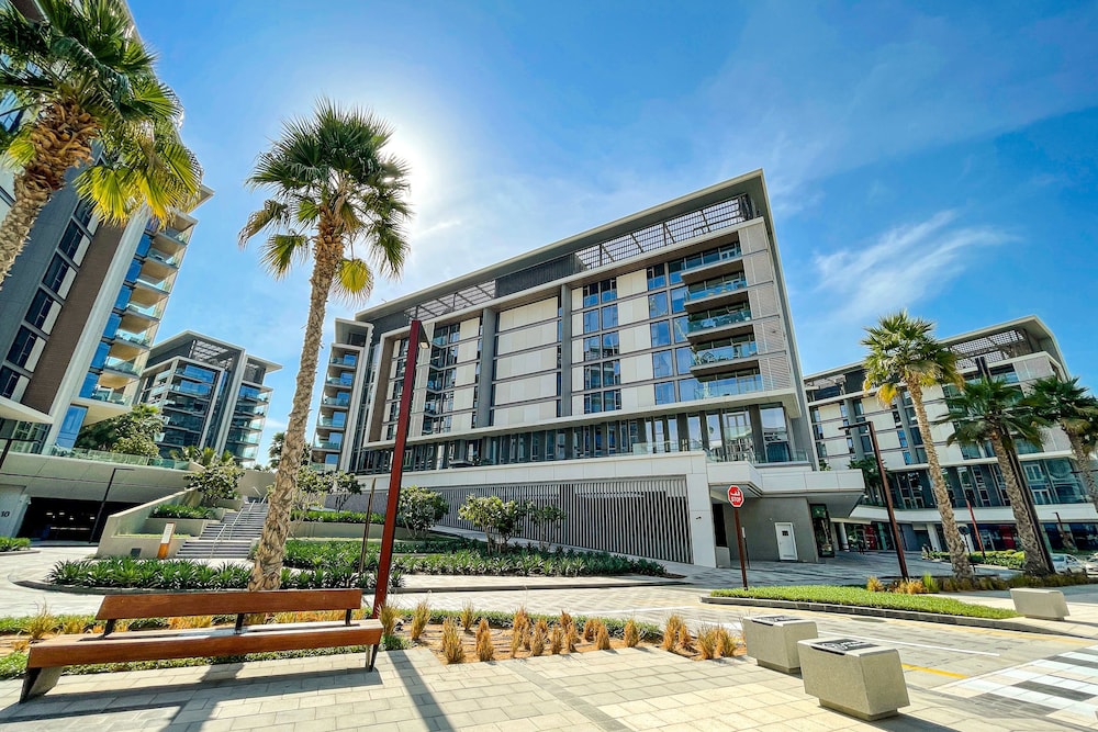 DHH Bluewater Island Building 2 Sea View