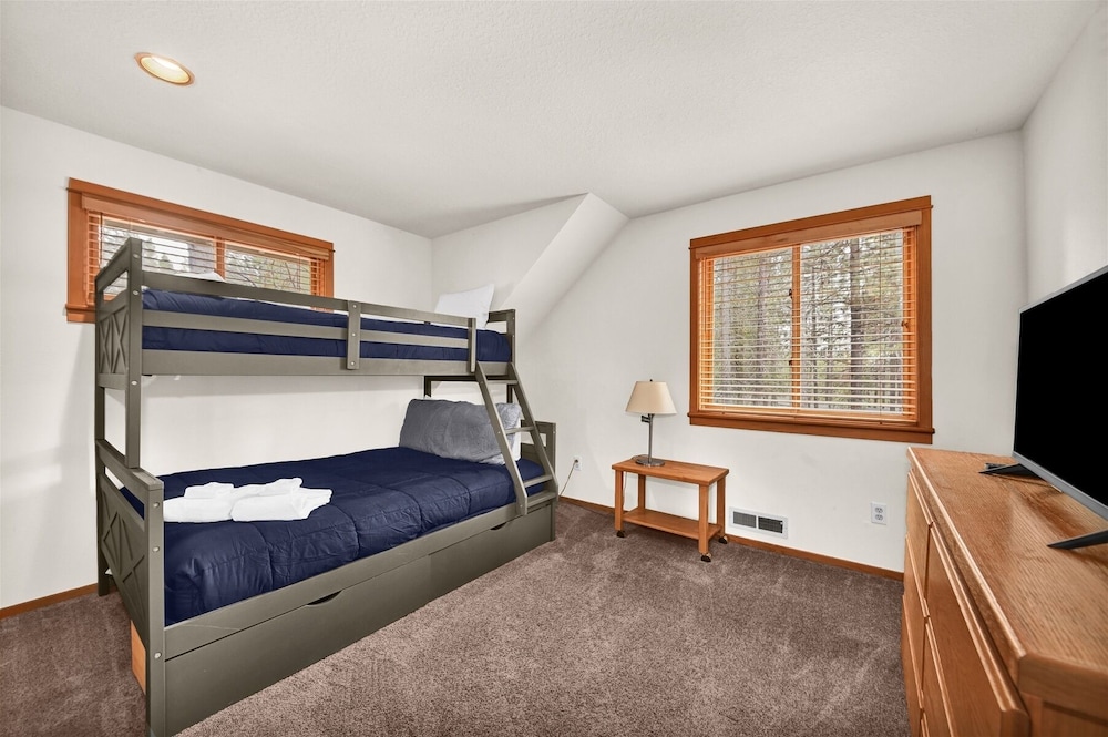 Otter 8 3 Bedroom Home