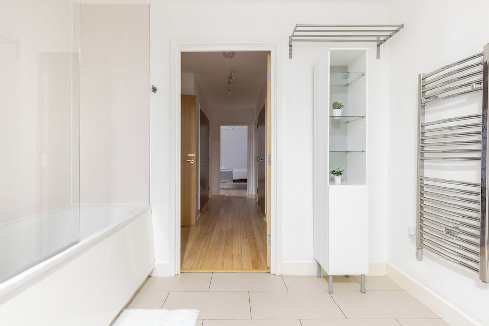 Spacious 2 Bed Apartment in Dalston