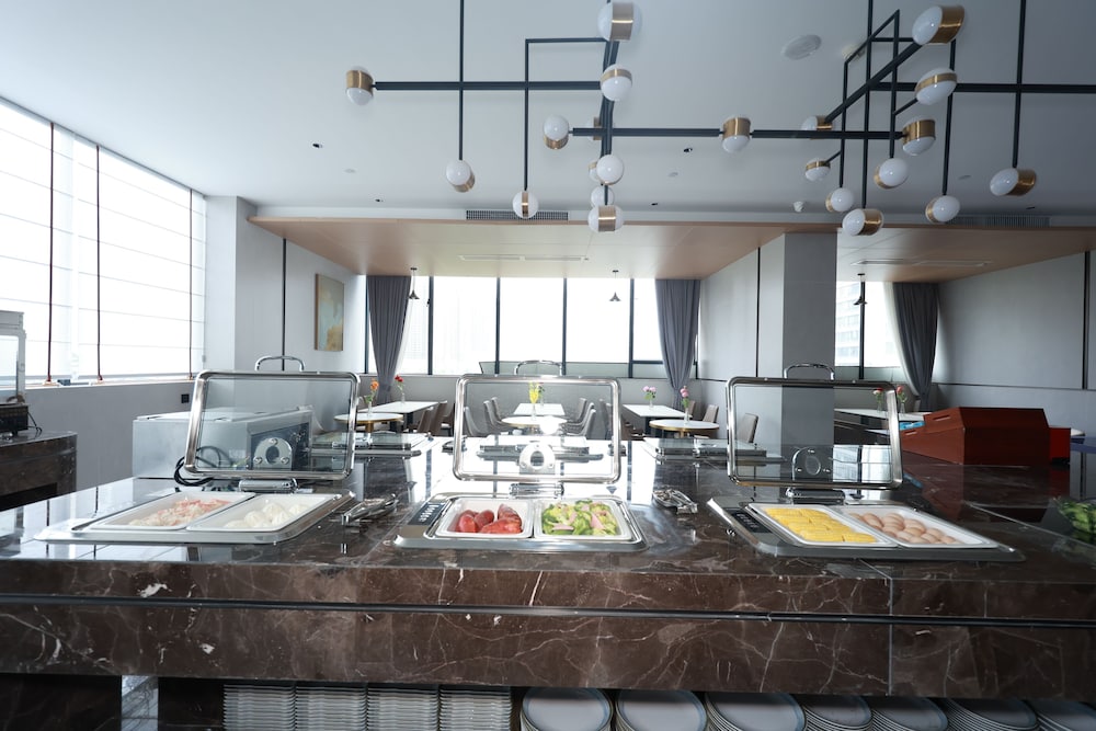 ECHIC Mercure (Guangzhou Baoneng Performing Arts Center Luogang Wanda Plaza)