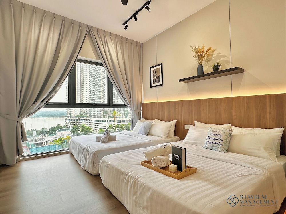 Country Garden Danga Bay Sea View Homestay by Stayrene