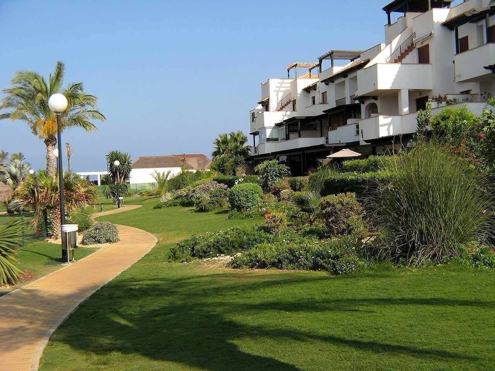 VenAVera E21B - 1 Bedroom/1Bath Beachfront WIFI