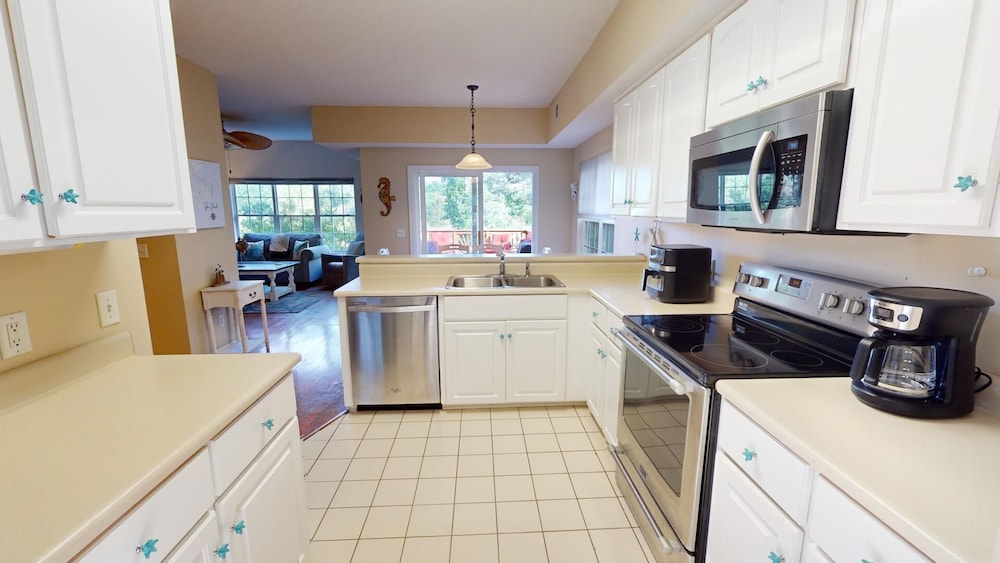 Rest Your Case - 2 Gabby Lane by Tybee Vacation Rentals