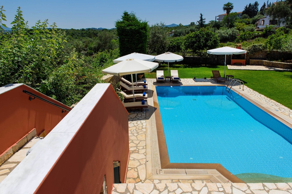 Il Tesori Dassia Villas