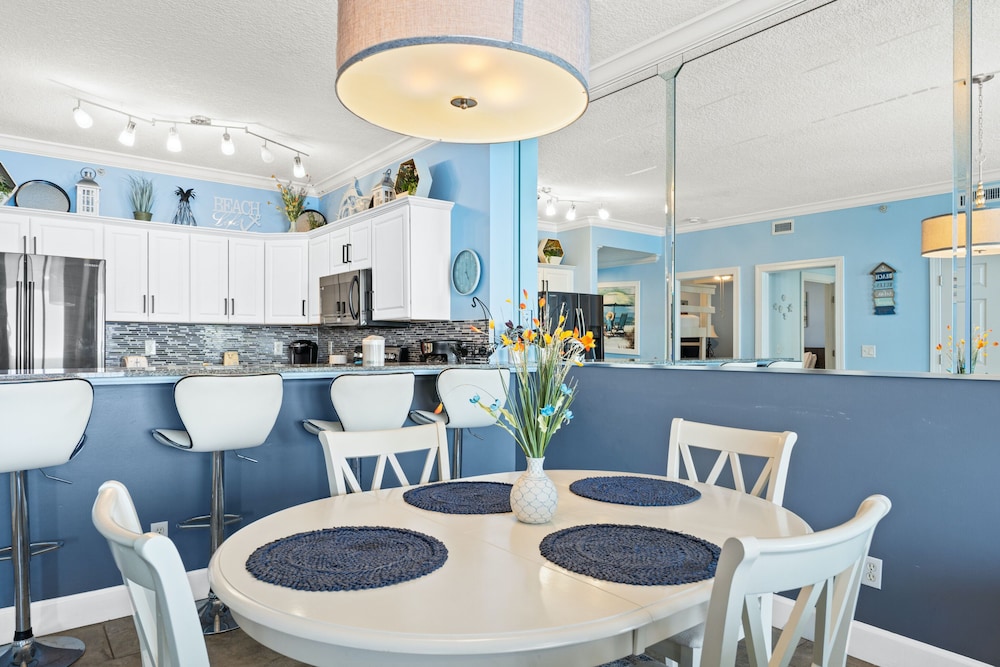Twin Palms Resort by Panhandle Getaways