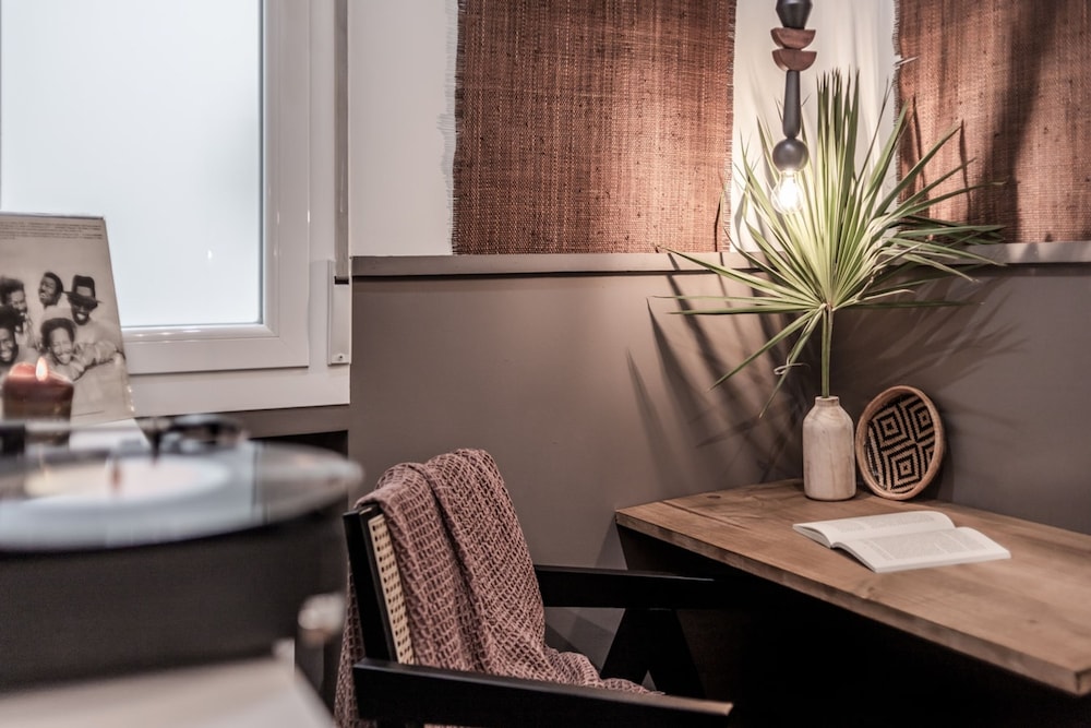 Yangambi - 2 Bedrooms and Office in Lista