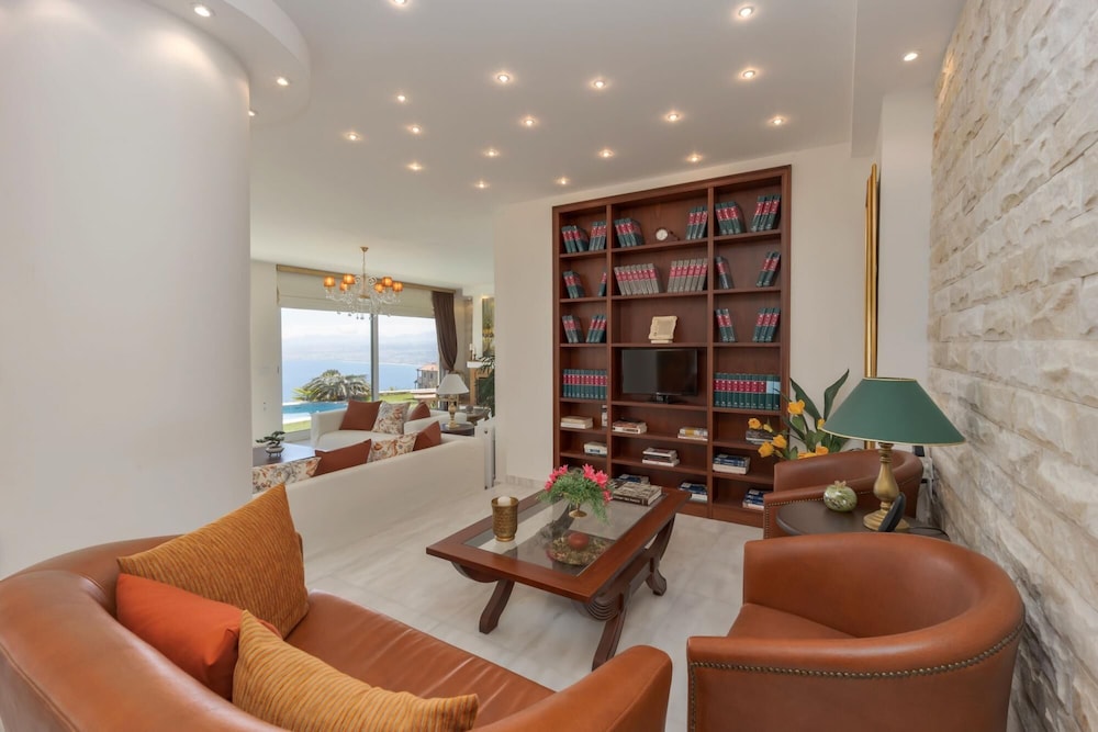 Vista Mare Villa by Estia view 4