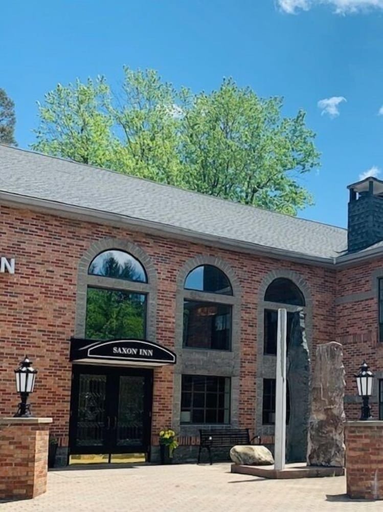 Saxon Inn