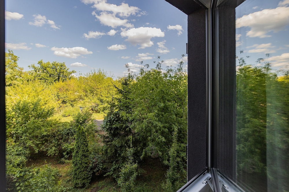 ShortStayPoland Jagiellońska B133 view 5