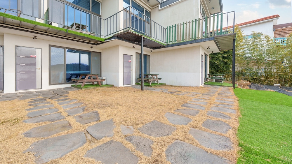 Yeosu Island Pet Pension