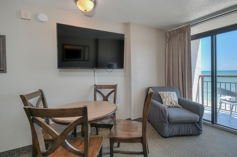 Landmark Resort by Elliott Beach Rentals