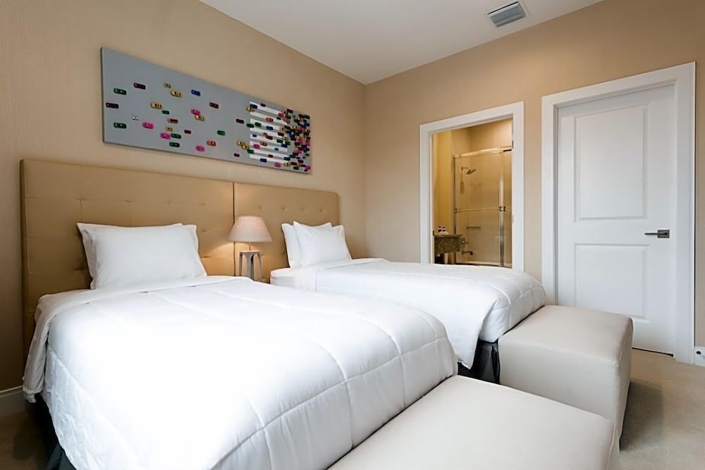 Stunning 4Bd Close to Disney @ Magic Village 7614 - Image 2