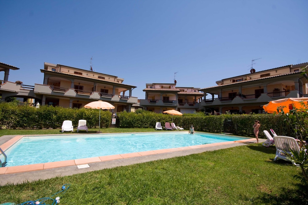 Follonica Apartments