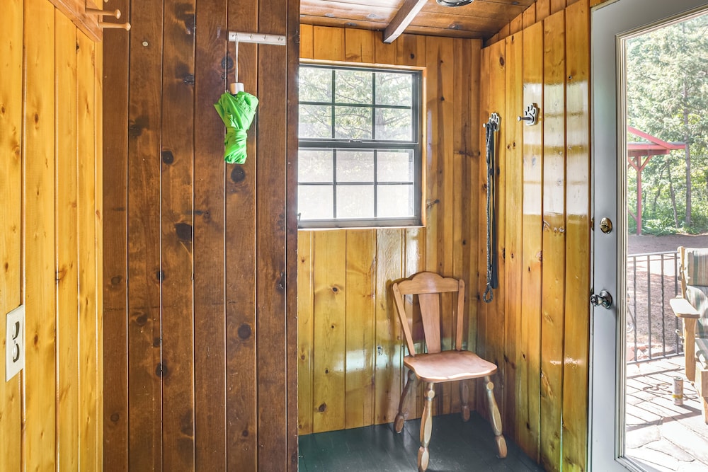 Mtn-view Cascade Cabin Near Garden of the Gods!