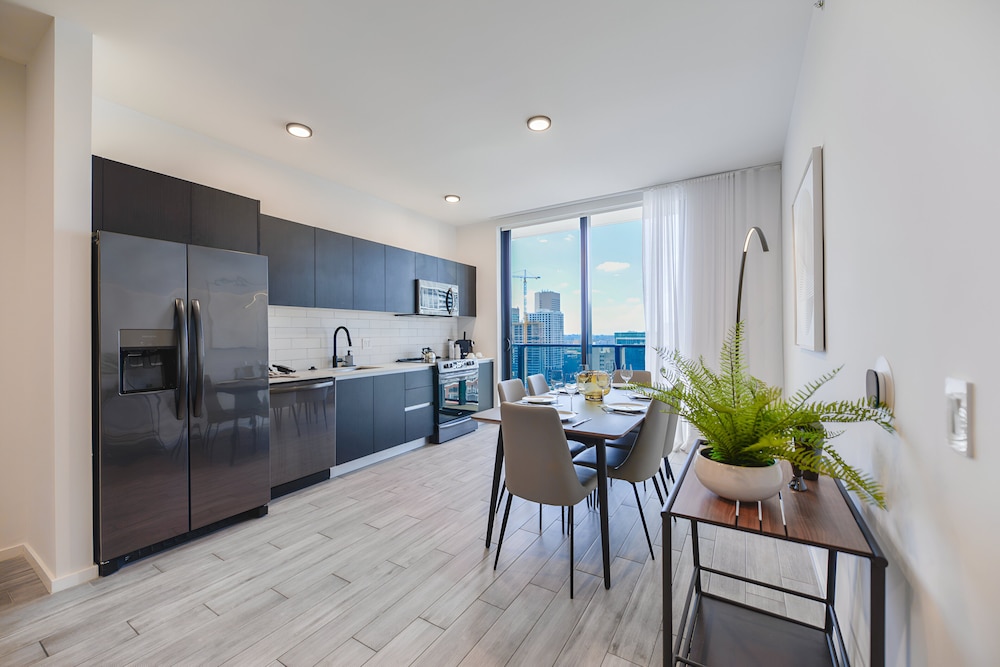 Exquisite Bay View Studio at Miami