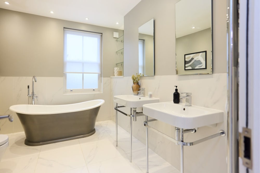The Latimer Wonder - Stunning 5bdr House With Garden