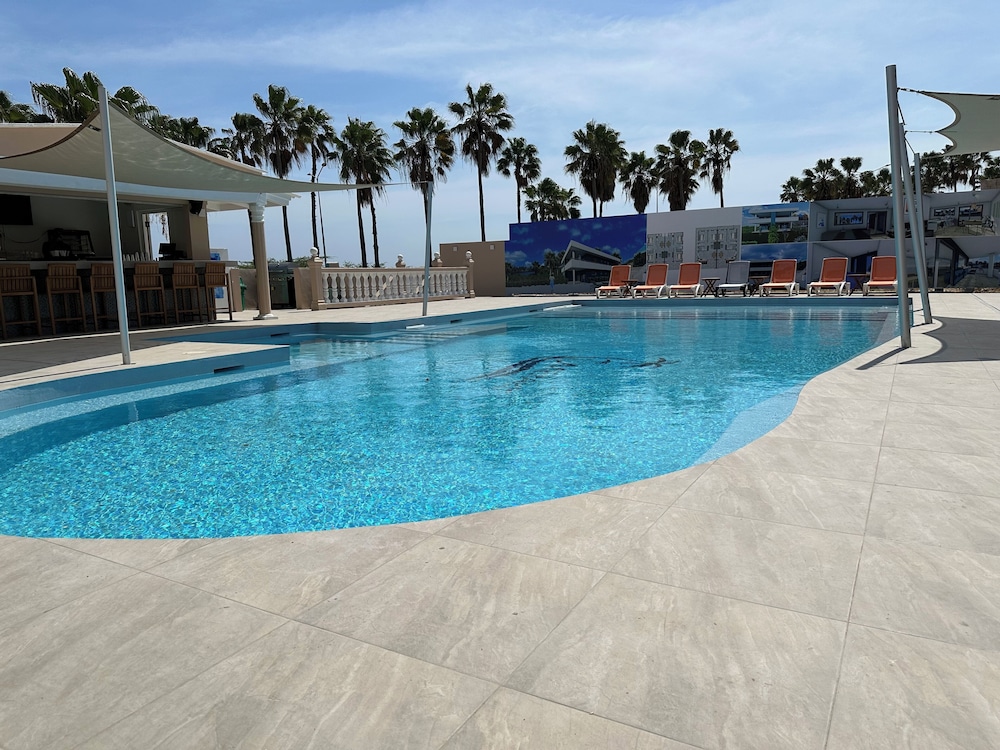 MERAKII SEAVIEW ESCAPE CURACAO