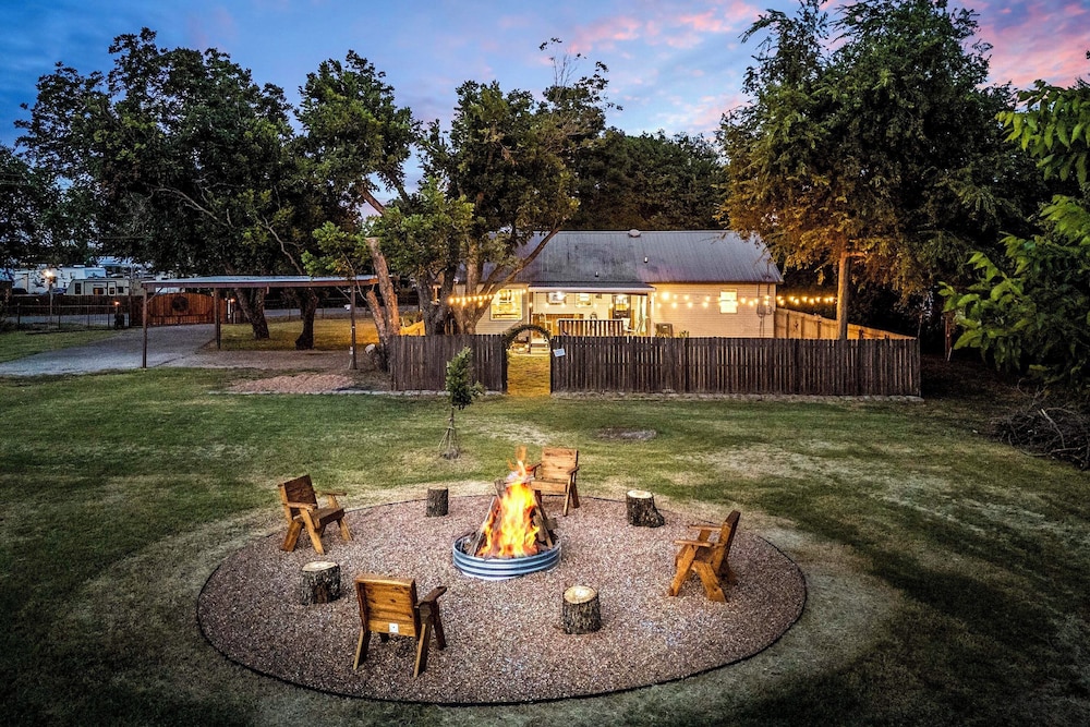 Peace, Space & Starry Nights: Ranch Home in Azle