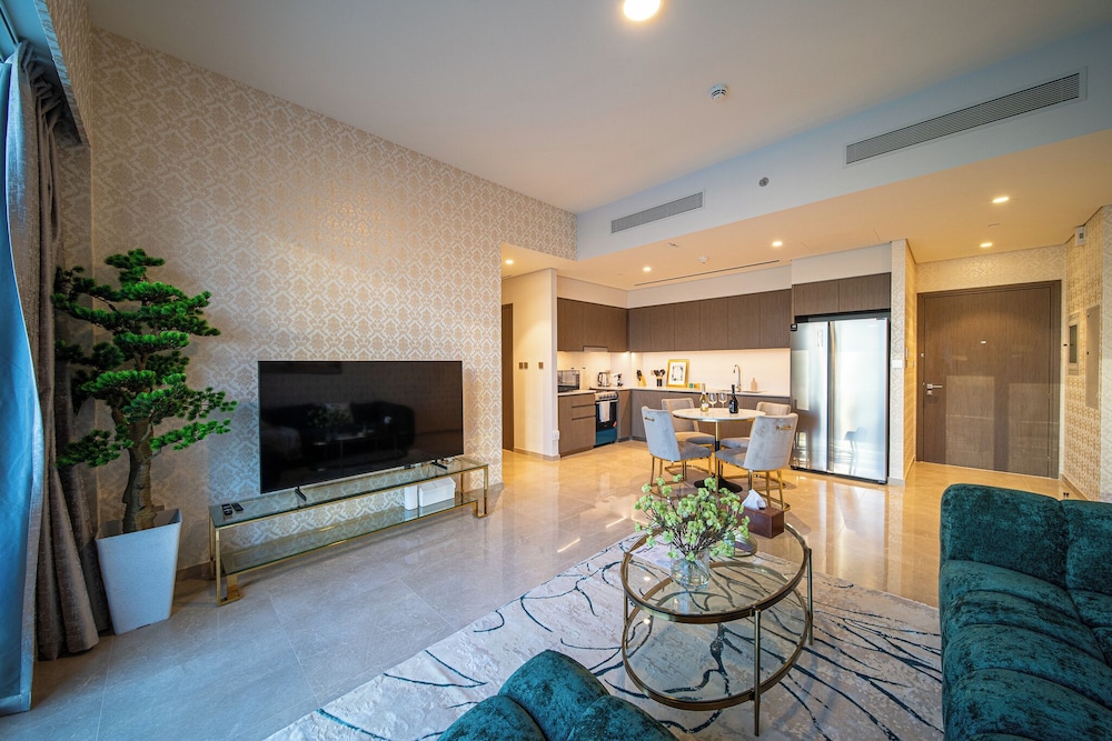 One Lux Stay Grande Signature Residences