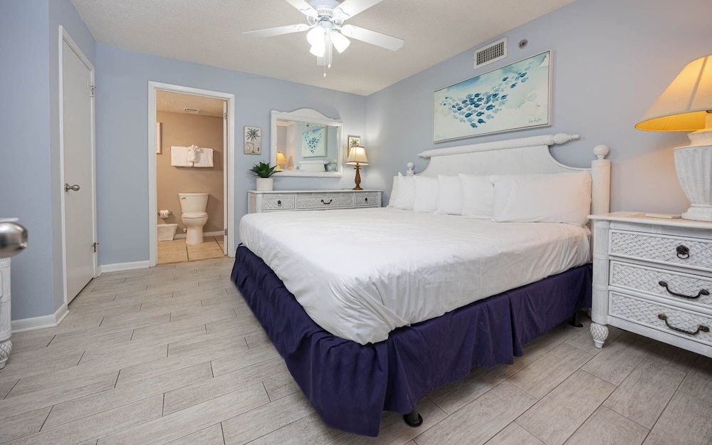 Phoenix Vi 6610 2 Bedroom Condo