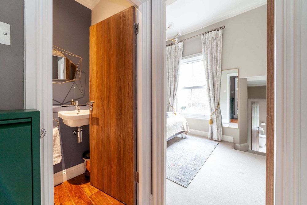 Elegant Chelsea Hideaway