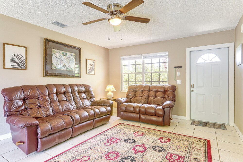 6 Mi to Beach: Port St Lucie Home w/ Fenced Yard
