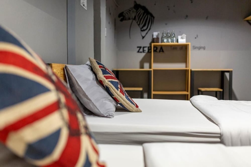 La Belle Nuit House