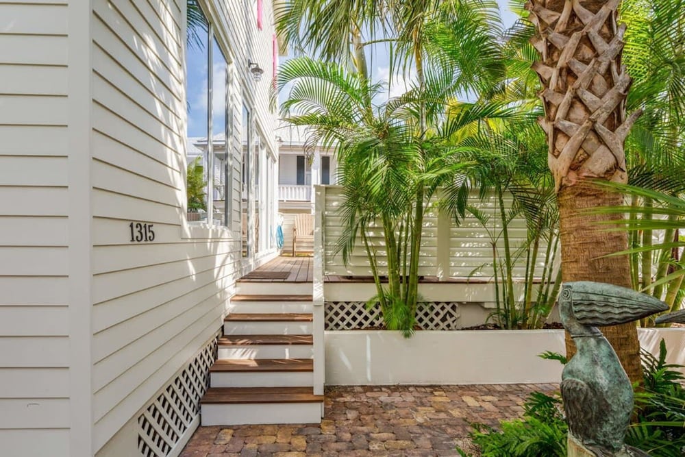 Southernmost View by Brightwild Pool H20 Views view 4