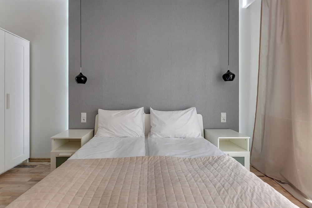 Aura - Riverside & Parking by Downtown Apartments